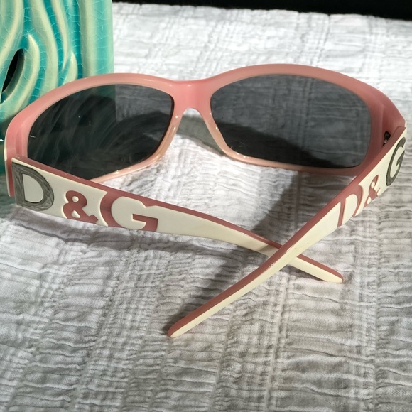 Dolce & Gabbana Accessories - DOLCE & GABANNA BARELY WORN SUNGLASSES